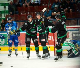 Hokejisti HK Olimpija med prijateljsko tekmo proti VSV Beljak.